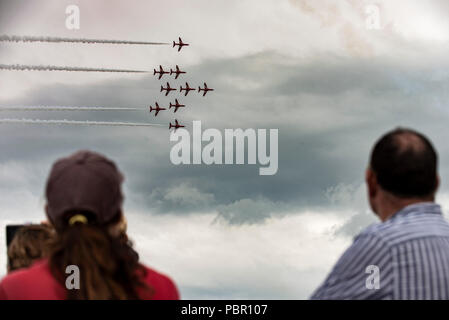 Bray, Co. Wicklow, Irlanda. Il 29 luglio 2018. Il Royal Airforce frecce rosse eseguire a Bray Air Show. Credito: Douglas O'Connor Alamy Live News. Foto Stock