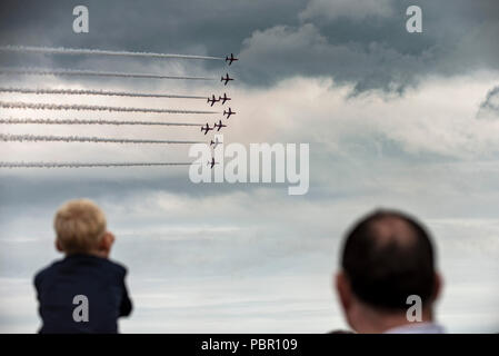 Bray, Co. Wicklow, Irlanda. Il 29 luglio 2018. Il Royal Airforce frecce rosse eseguire a Bray Air Show. Credito: Douglas O'Connor Alamy Live News. Foto Stock