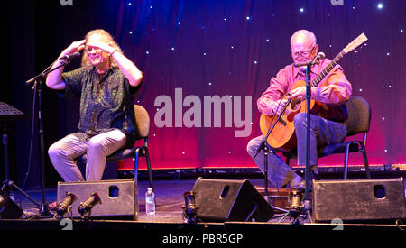 John Miller e Grant Dermody in concerto al Peel centenario centro, sbucciare, Isola di Man 27 Luglio 2018 Foto Stock