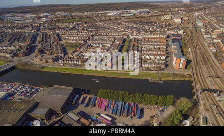 Vedute aeree dell'ex stabilimento della fabbrica di birra Brains, ora sede dello sviluppo di Central Quay nel centro di Cardiff, Galles, Regno Unito: Phillip Roberts Foto Stock