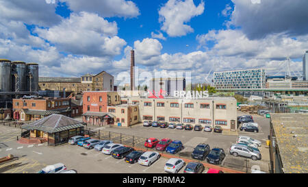 Vedute aeree dell'ex stabilimento della fabbrica di birra Brains, ora sede dello sviluppo di Central Quay nel centro di Cardiff, Galles, Regno Unito: Phillip Roberts Foto Stock