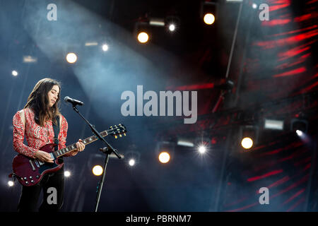 Haim performing live al primo giorno del Rock in Rio Lisboa 2018, Portogallo con: Danielle Haim dove: Lisboa Lisboa Portogallo quando: 23 giu 2018 Credit: Rui M Leal/WENN.com Foto Stock