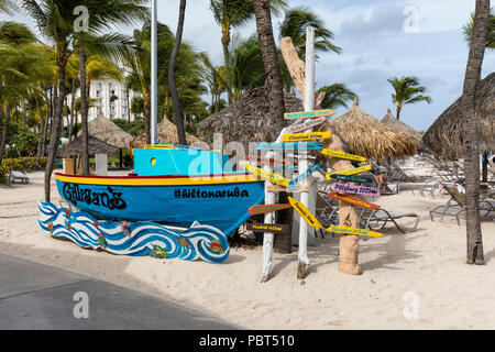 Gilligan's Seafood Shack Beach bar e ristorante, Palm Beach, Aruba, Caraibi Foto Stock