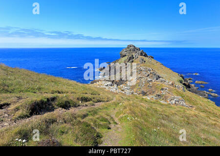 Cappone di testa dal South West Coast Path, Treen vicino Zennor, Cornwall, Inghilterra, Regno Unito. Foto Stock