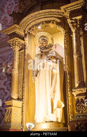 QUITO, ECUADOR - Jan 1, 2015: Interno della Churc di Merced nel centro storico di Quito. Centro storico di Quito è il primo UNESCO World Heri Foto Stock