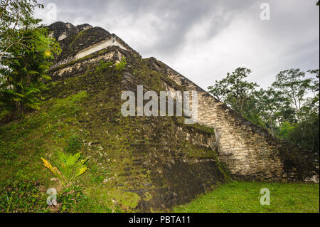 Piramide nel mondo perduto (Mundo Perdido, Guatemala) Foto Stock