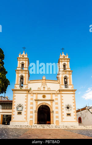 Chiesa in Taxco, Messico. La città è nota per i suoi prodotti di argento Foto Stock