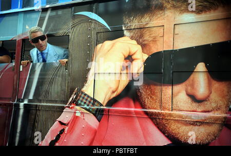 Lapo Elkann presenta la sua nuova linea di occhiali da sole giri in Milano, Italia con: Lapo Elkann Dove: Milano, Italia Quando: 28 giu 2018 Credit: IPA/WENN.com * * disponibile solo per la pubblicazione in UK, USA, Germania, Austria, Svizzera** Foto Stock