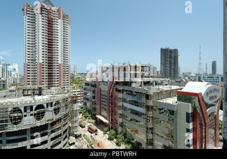 Edifici alti pronto & in costruzione in Lower Parel e Worli area in Mumbai, India. Foto Stock