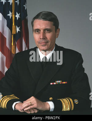 Admiral Stumbaugh. Ritratto: US Navy (USN) ammiraglio posteriore (RADM) (metà superiore) Everette D. Stumbaugh Foto Stock