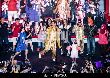 Kuala Lumpur, Malesia. 29 Luglio, 2018. Piko Taro concerto presso il Japan Expo della Malesia a Kuala Lumpur in Malesia nel luglio 29th, 2018. Piko giapponese Taro intrattiene i suoi fan. © Danny Chan/Alamy Live News. Foto Stock