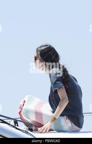 Palma di Maiorca, isole Baleari, Spagna. Il 30 luglio, 2018. Victoria Federica de Marichalar a bordo del Somni durante la trentasettesima Copa del Rey Mafre Sailing Cup il 30 luglio 2018 a Palma, Spagna Credit: Jack Abuin/ZUMA filo/Alamy Live News Foto Stock