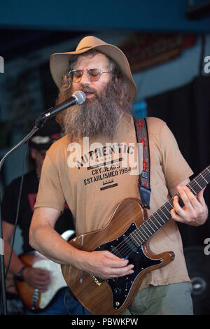 Yorba Linda, California, Stati Uniti d'America. 29 Luglio, 2018. Lazer Lloyd effettuando al Blues per il dolce rilievo con Orange County Blues società dotate di Lazer Lloyd tenutosi presso la strada principale ristorante a Yorba Linda, California. Credito: Sheri Determan/Alamy Live News Foto Stock