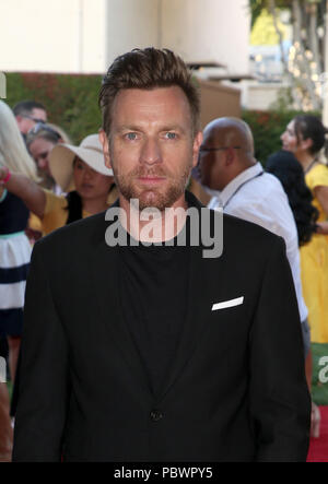 Burbank, in California, Stati Uniti d'America. Il 30 luglio, 2018. Ewan McGregor, a Premiere di Disney's "Christopher Robin' presso il Walt Disney Studios di Burbank, in California, il 30 luglio 2018. Credito: MediaPunch Inc/Alamy Live News Foto Stock