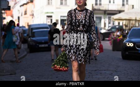 Tallinn, Estland. Il 30 luglio, 2018. Stiina Olei in posa sulla strada a Tallinn Estonia - 30 Luglio 2018 - Il Credit: Pista Manhattan ***per solo uso editoriale*** | Verwendung weltweit/dpa/Alamy Live News Foto Stock