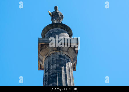 Cerca fino alla colonna di Lord Wilberforce anti schiavitù diruttori Hull Yorkshire Foto Stock