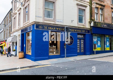 The Oban Whisky e vini shop su George Street a Oban, Argyll and Bute, Scotland, Regno Unito Foto Stock