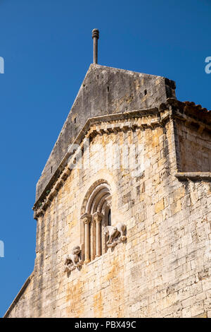 Monestir Sant Pere, Sant Pere monastero, sulla Plaça de Prat de Sant Pere, Besalu, Garrotxa, Catalunya, Spagna Foto Stock