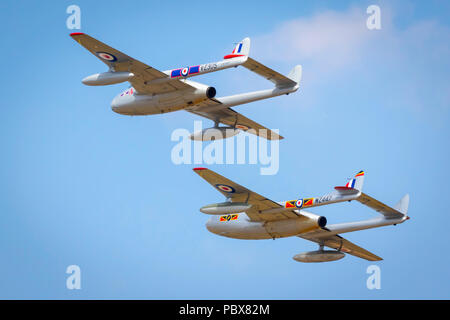 Fairford, Gloucestershire, Regno Unito - Luglio 14th, 2018: un De Havilland Vampire e display di Venom al Royal International Air Tattoo 2018 Foto Stock