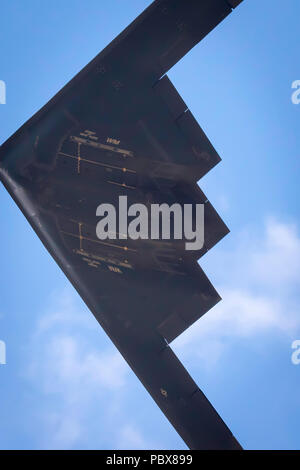 Fairford, Gloucestershire, Regno Unito - Luglio 14th, 2018: Un Northrop Grumman B-2 Spirit bombardiere Stealth suona presso il Royal International Air Tattoo 2018 Foto Stock