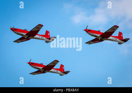 Fairford, Gloucestershire, Regno Unito - Luglio 14th, 2018: Swiss Air Force Pilatus PC-7 visualizzazione di Fairford International Air Tattoo 2018 Foto Stock