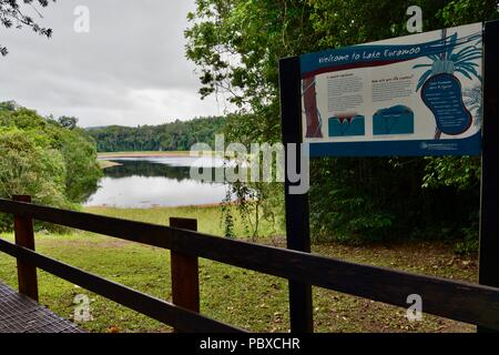 Benvenuto al lago Euramoo segno, altopiano di Atherton, QLD, Australia Foto Stock