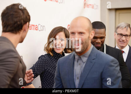 Jude Law, Jason Statham, Rose Byrne, Curtis 50 centesimi Jackson, Paolo Fieg 179 al 2015 CinemaCon Big Fox Preview al Caesars Palace a Las Vegas. Aprile 23, 2015.Jude Law, Jason Statham, Rose Byrne, Curtis 50 centesimi Jackson, Paolo Fieg 179 ------------- Red Carpet Event, verticale, STATI UNITI D'AMERICA, industria cinematografica, celebrità, fotografia, Bestof, arte cultura e intrattenimento, Topix celebrità moda / Verticale, meglio di, evento nella vita di Hollywood - California, moquette rossa e dietro le quinte, USA, industria cinematografica, celebrità, movie celebrità, personaggi televisivi, musica celebrità, fotografia, Bestof, Arti Foto Stock