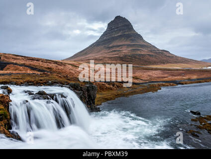 Kirkjufell mountain, Islanda, Europa Foto Stock