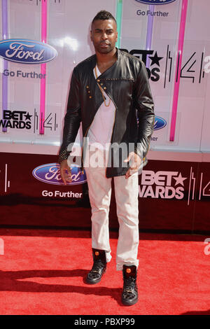 Ginuwine 013 all'arrivo della scommessa 14 Premi 2014 presso il Nokia Theatre di Los Angeles. Ginuwine 013 evento nella vita di Hollywood - California, tappeto rosso Evento, STATI UNITI D'AMERICA, industria cinematografica, celebrità, fotografia, Bestof, arte cultura e intrattenimento, Topix celebrità moda, migliori della vita di Hollywood, evento nella vita di Hollywood - California, moquette rossa e dietro le quinte, movie celebrità, personaggi televisivi, musica celebrità, Topix, Bestof, arte cultura e intrattenimento, verticale, una persona, la fotografia di moda, a piena lunghezza e 2014 Indagine tsuni@Gamma-USA.com , Tsuni Credito / STATI UNITI D'AMERICA, Foto Stock