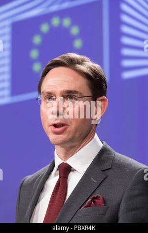 Il Belgio, Bruxelles, il 3/9/2018 : Reazione di Jyrki Katainen, il Commissario europeo per gli affari economici e monetari e l'Euro, contro l'America Foto Stock