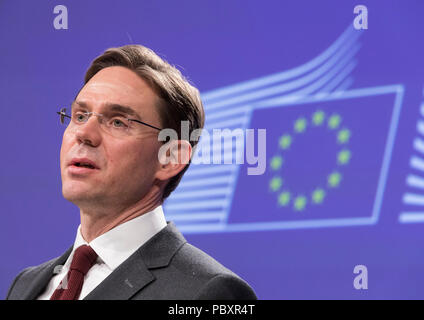 Il Belgio, Bruxelles, il 3/9/2018 : Reazione di Jyrki Katainen, il Commissario europeo per gli affari economici e monetari e l'Euro, contro l'America Foto Stock