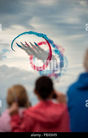 Bray, Co. Wicklow, Irlanda. Il 29 luglio 2018. Il Royal Airforce frecce rosse eseguire a Bray Air Show. Credito: Douglas O'Connor Foto Stock