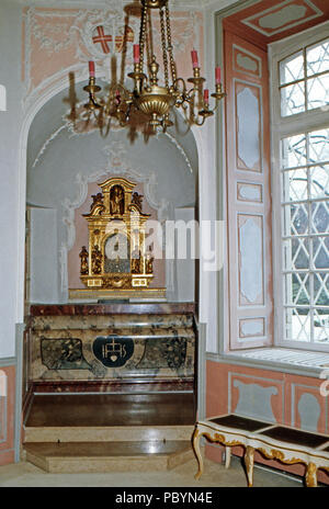 Inneneinrichtung auf Schloss Gymnich in Erftstadt, Deutschland 1980er Jahre. Interno del castello di Gymnich a Erftstadt, Germania degli anni ottanta. Foto Stock