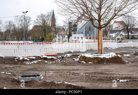 Strasburgo, tram preliminare sito in costruzione, linea e estensione, quadrato, sicurezza barriere in plastica, case, Alsazia, Francia, Europa Foto Stock