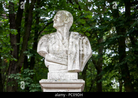 Demostene, 384-322 A.C. una statista greco e oratore dell'antica Atene, busto a Nordkirchen Moated Palace, Germania Foto Stock