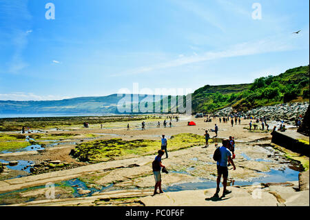 Spiaggia di cappe Robin Bay, North Yorkshire, Inghilterra Foto Stock