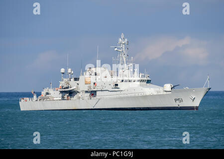 LÉ Róisín (P51) offshore nave pattuglia al servizio navale irlandese, coinvolti con la protezione della pesca, la ricerca ed il salvataggio marittimo e delle operazioni di protezione. Foto Stock