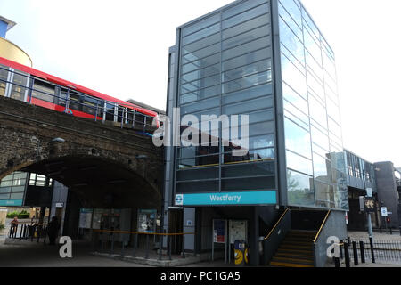 Westferry Docklands Light Railway Station Foto Stock