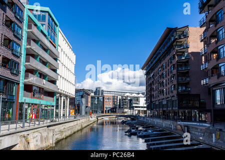 Tipico esempio di architettura scandinava nella Aker Brygge area in Oslo, Norvegia Foto Stock