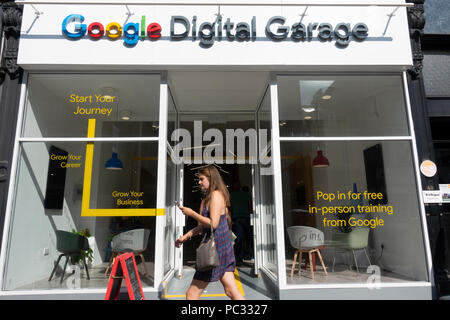 Esterno del nuovo Google Digital Garage in Edinburgh, offre aiuto personale e formazione di tutti gli aspetti di Google di servizi. La Scozia, Regno Unito Foto Stock