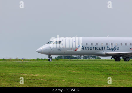 American Eagle aeromobili in fase di decollo da Lexington Bluegrass Campo in Lexington Kentucky Foto Stock