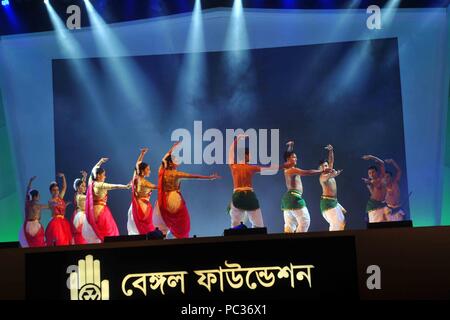 Canto e danza performance inarmy stadium di Dhaka, Foto Stock