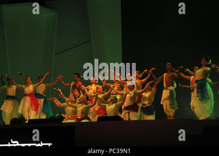 Canto e danza performance inarmy stadium di Dhaka, Foto Stock