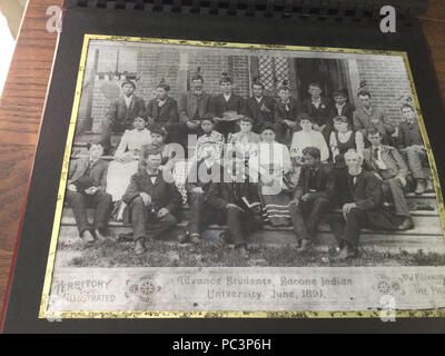 Gli studenti Advence Bacone, università indiane, Giugno, 1891 - Cherokee Heritage Centre (2015-05-27 13.59.59 da Wesley friggitrice). Foto Stock