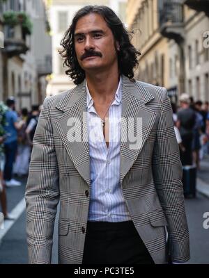 Milano, Italia. 16 Giugno, 2018. Ben Cobb sulla strada durante la settimana della moda di Milano. Credito: Mauro Del Signore/Pacific Press/Alamy Live News Foto Stock