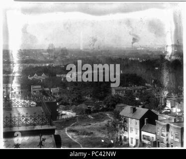 Vista aerea guardando verso il Monumento a Washington dal Providence Hospital, guardando ad ovest a nord ovest, 100 blocco di North Carolina Ave., S.E. tra la prima e la seconda strada; che mostra anche D Street & Foto Stock