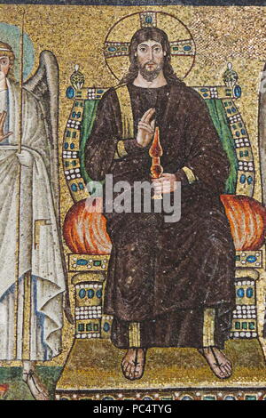 5779. Gesù Cristo, dettaglio del mosaico databili dal 6th. C, chiesa di Sant'Apollinare Nuovo, Ravenna, Italia Foto Stock