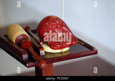 Chua Tu Quang tempio buddista. Pesci di legno (strumento a percussione). Vung Tau. Il Vietnam. | Utilizzo di tutto il mondo Foto Stock