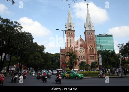 La cattedrale di Notre Dame. Dong Khoi distretto. Ho Chi Minh City. Il Vietnam. | Utilizzo di tutto il mondo Foto Stock