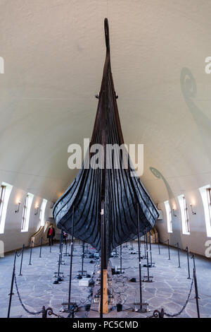 OSLO, Norvegia - 26 Aprile 2018: Viking Ship (drakkar) in vichinghi museum di Oslo, Norvegia Foto Stock